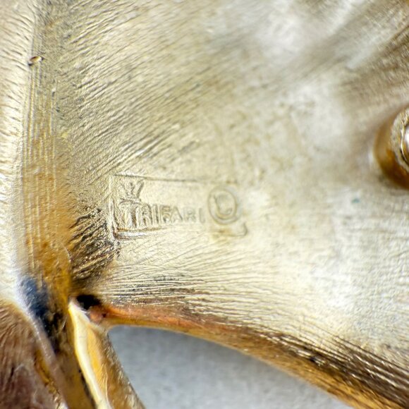 Vintage Crown Trifari Gold Tone Maple Leaf Brooch Pin Textured Detail Fall Jewel - Picture 6 of 6